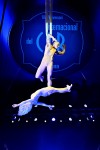 10è Aniversari Festival Internacional del Circ Elefant d'Or Still loving you’ by Duo Sukhorukov · xarxa aèria - Blau